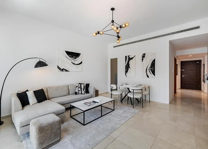 1Br Study Bay Square City View Business Bay